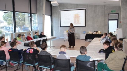 Zdjęcie do Lekcja przyrody uczni&oacute;w klasy 4